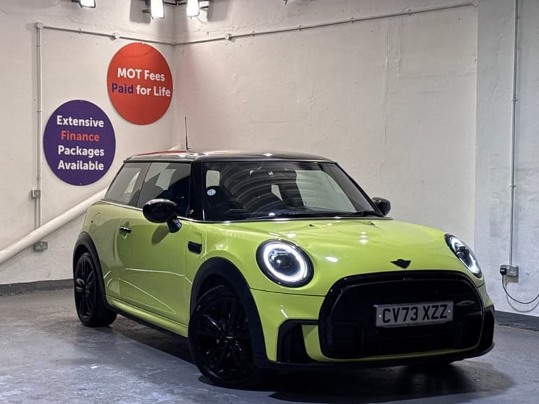 MINI HATCHBACK