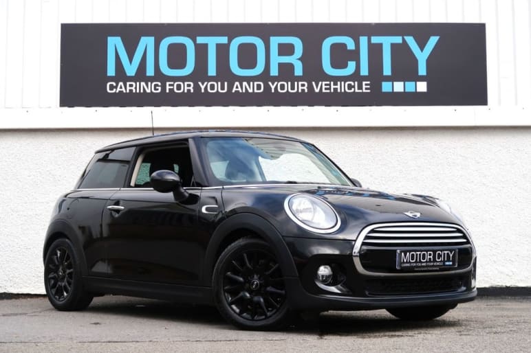 MINI HATCHBACK