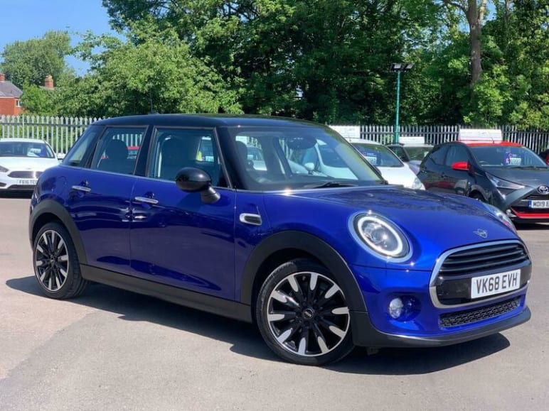 MINI HATCHBACK