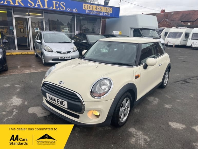 MINI HATCHBACK
