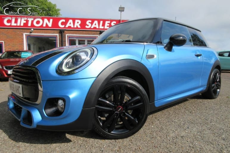 MINI HATCHBACK