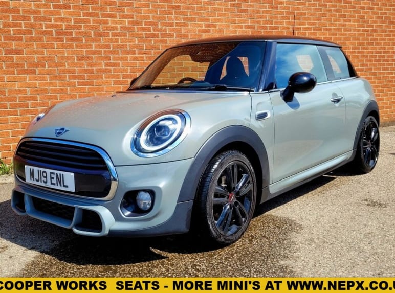 MINI HATCHBACK