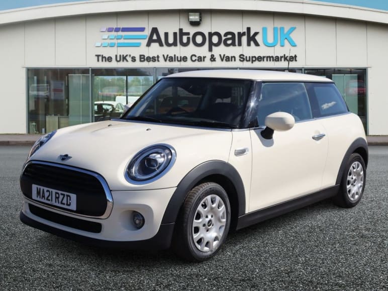 MINI HATCHBACK