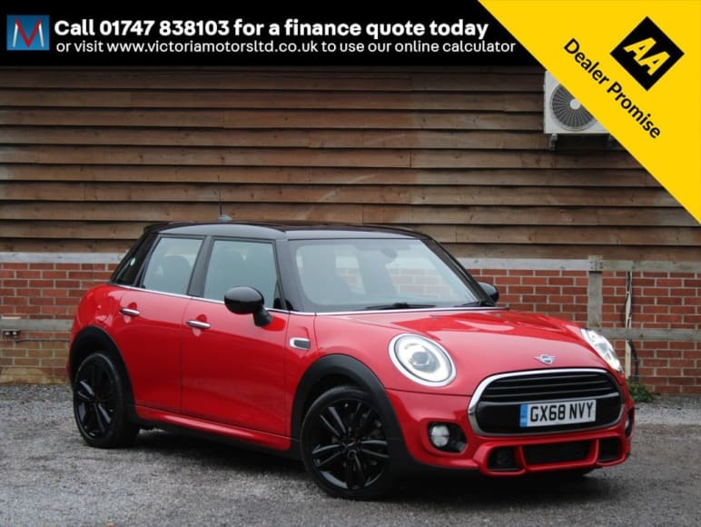 MINI HATCHBACK