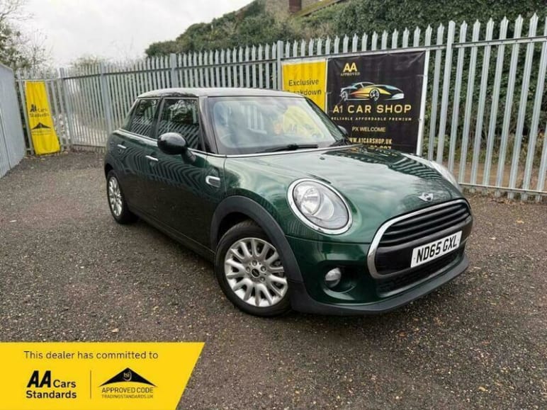 MINI HATCHBACK
