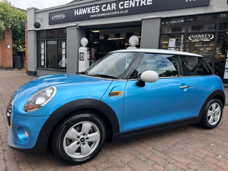 MINI HATCHBACK