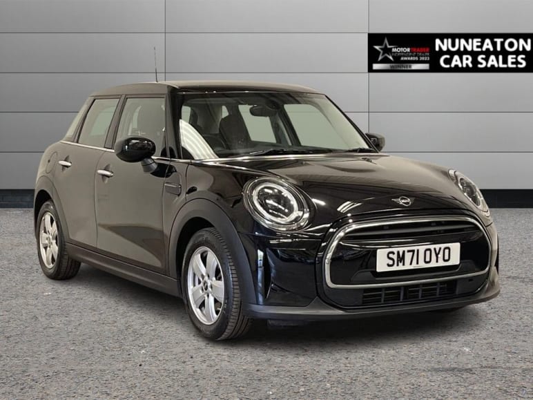 MINI HATCHBACK