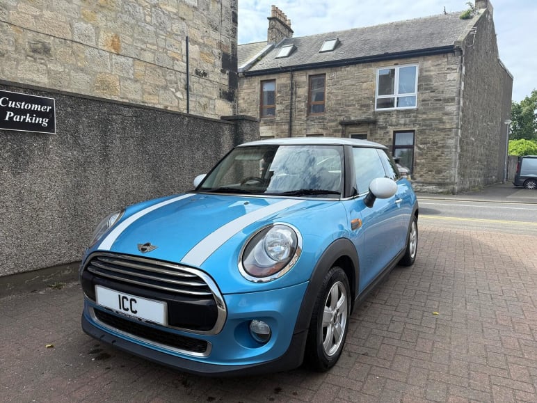 MINI HATCHBACK