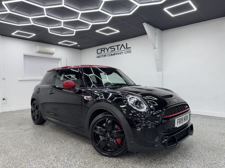 MINI HATCHBACK