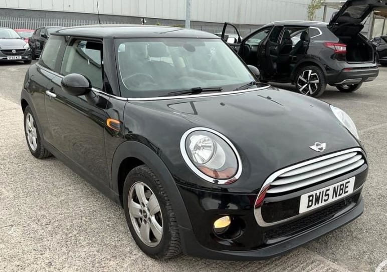 MINI HATCHBACK