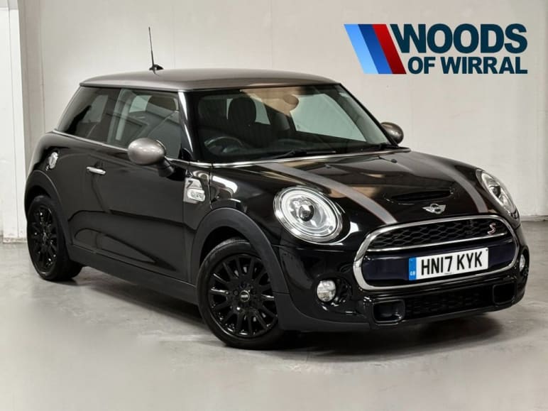 MINI HATCHBACK