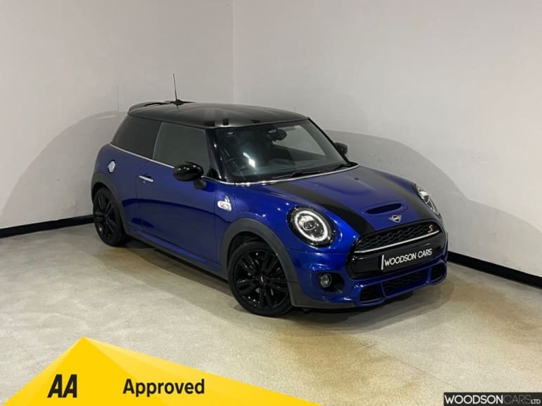 MINI HATCHBACK