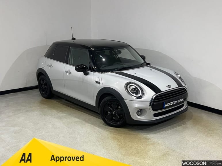 MINI HATCHBACK