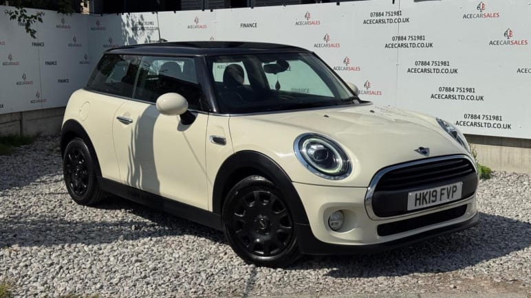 MINI HATCHBACK