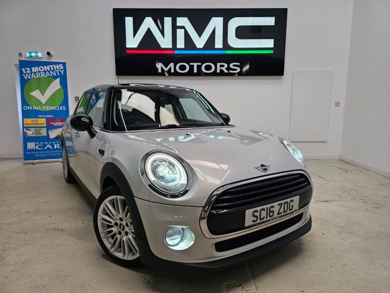 MINI HATCHBACK