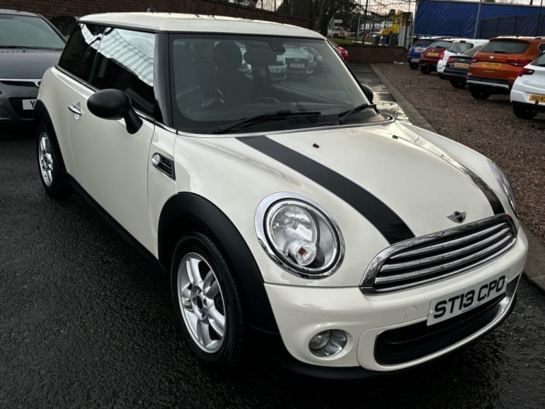 MINI HATCHBACK
