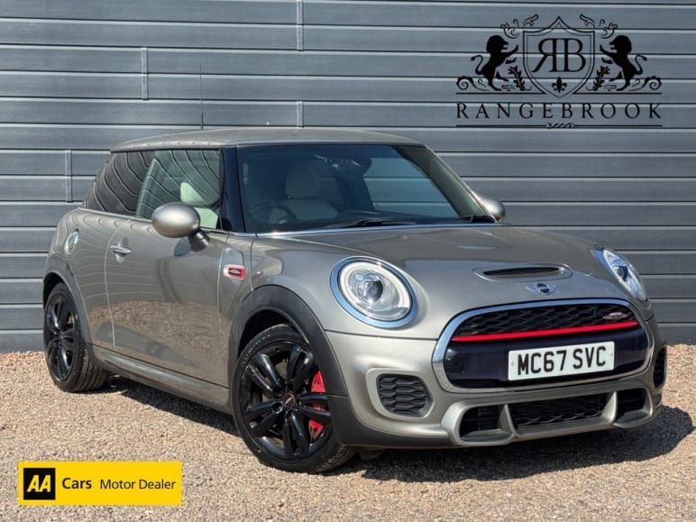 MINI HATCHBACK