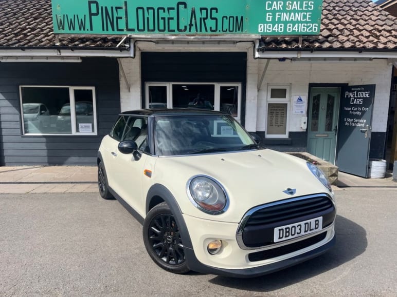 MINI HATCHBACK