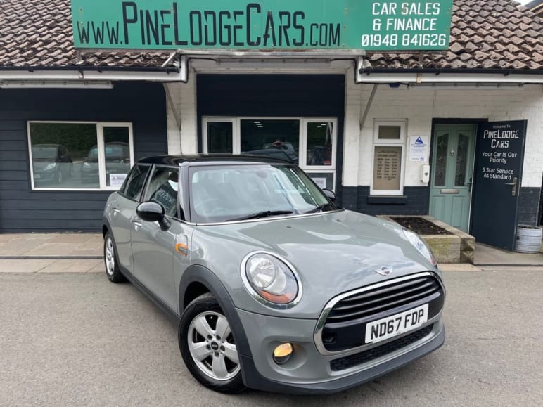 MINI HATCHBACK