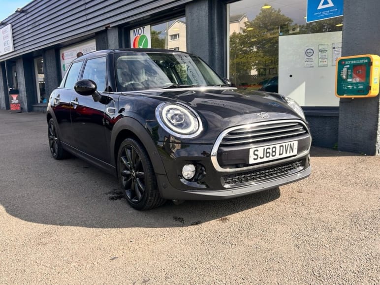 MINI HATCHBACK
