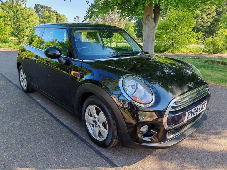 MINI HATCHBACK