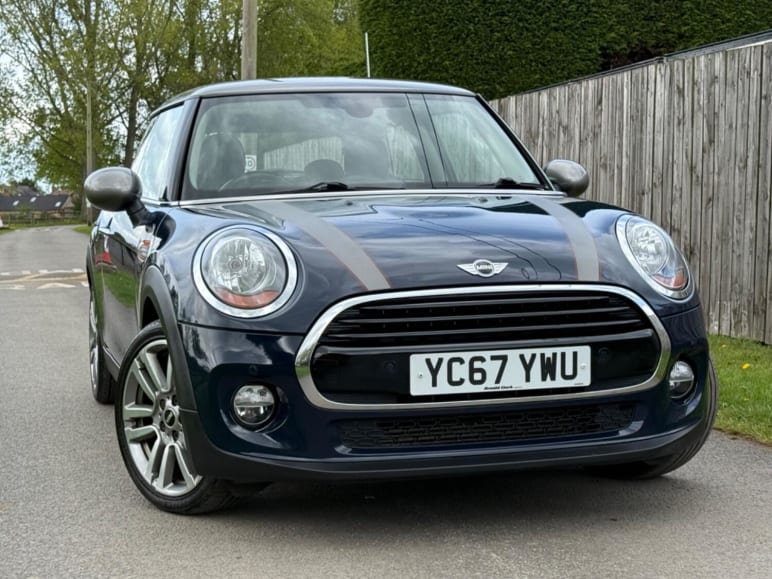 MINI HATCHBACK