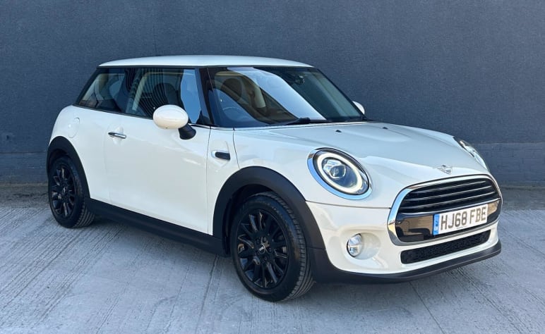 MINI HATCHBACK