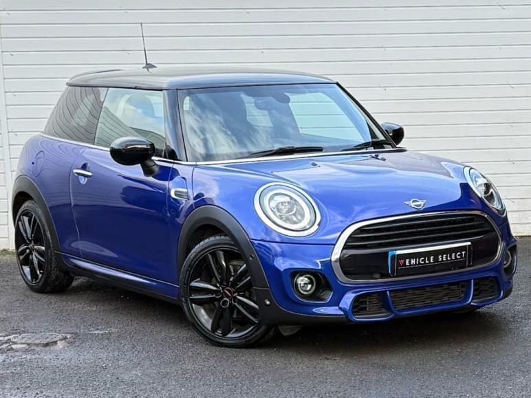 MINI HATCHBACK