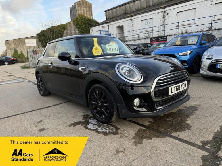 MINI HATCHBACK