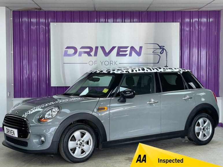 MINI HATCHBACK
