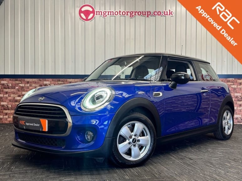 MINI HATCHBACK