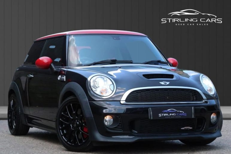 MINI HATCHBACK