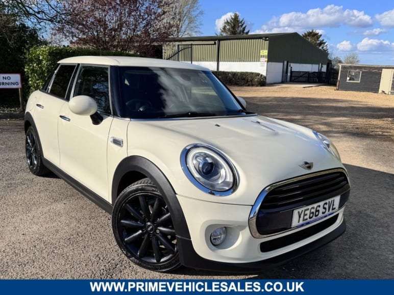 MINI HATCHBACK