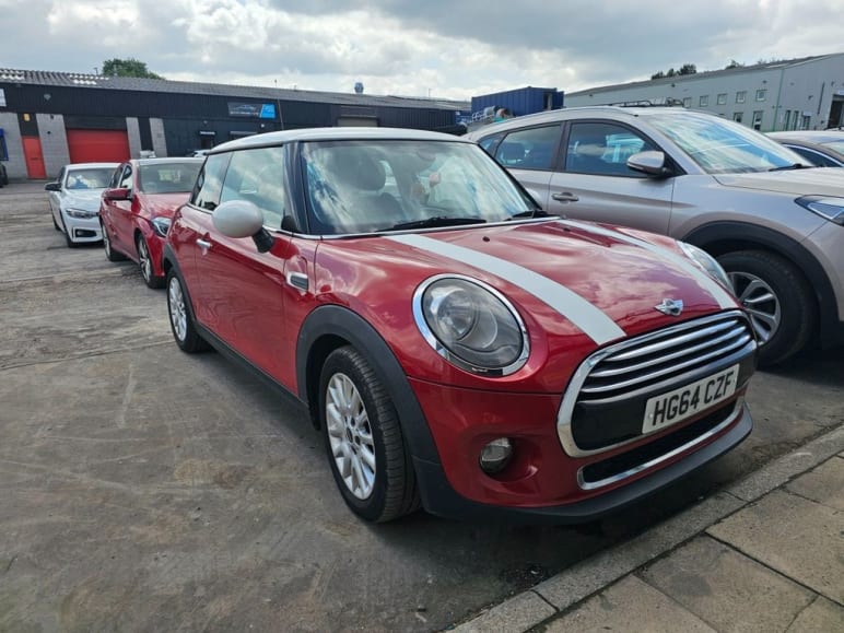MINI HATCHBACK