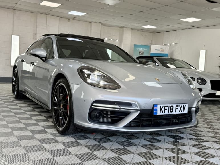 PORSCHE PANAMERA