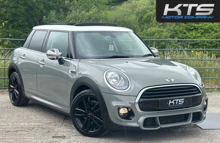 MINI HATCHBACK