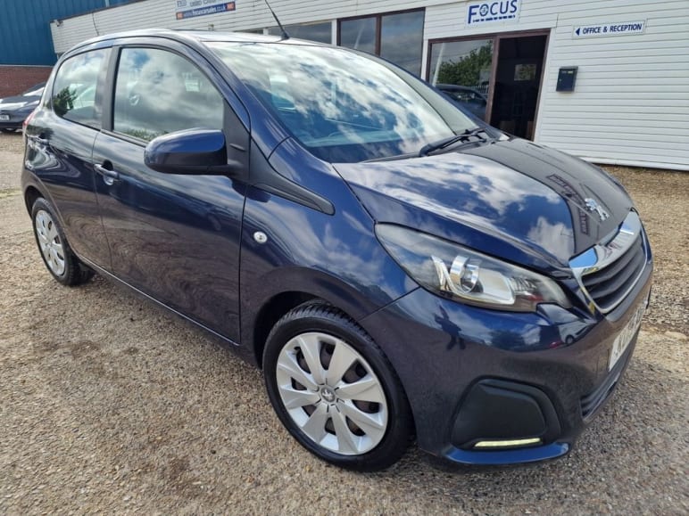 PEUGEOT 108