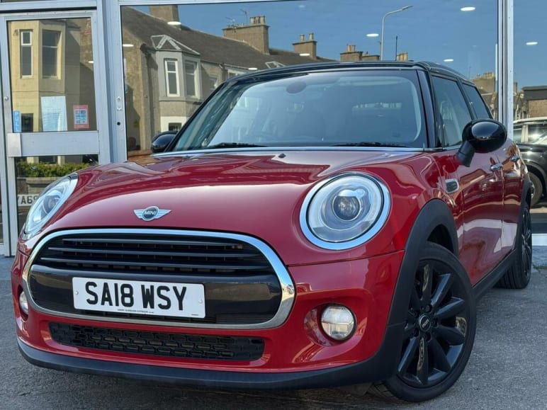 MINI HATCHBACK