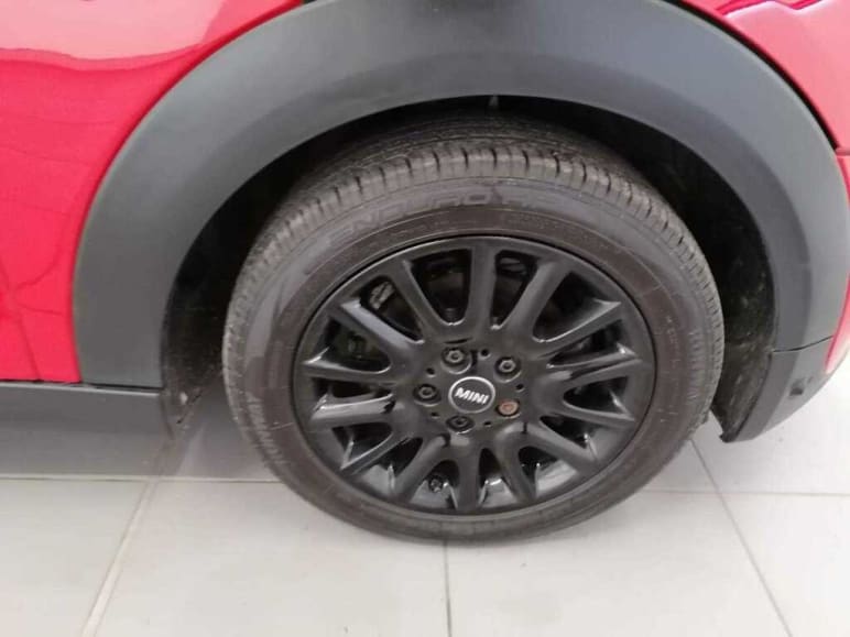 MINI HATCHBACK