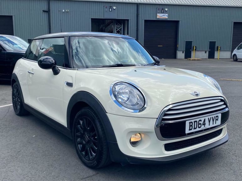 MINI HATCHBACK