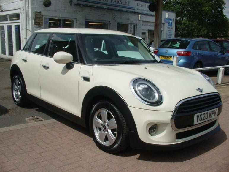 MINI HATCHBACK