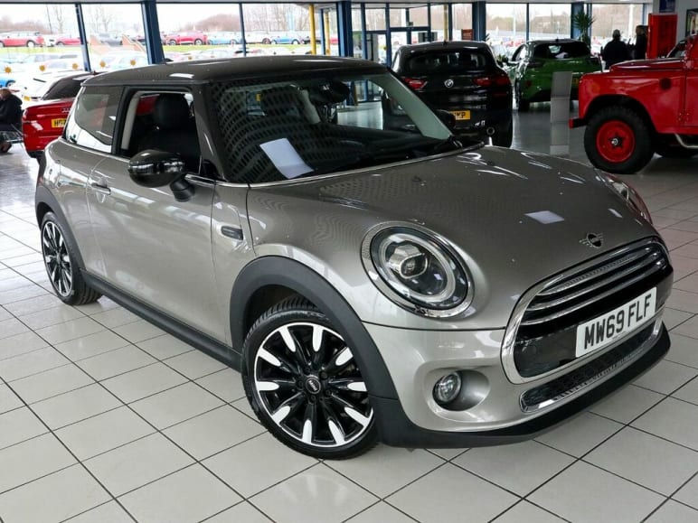 MINI HATCHBACK