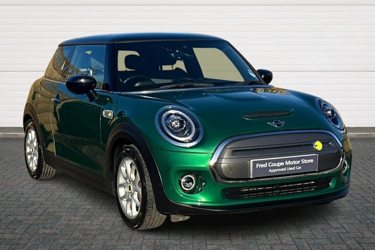 MINI HATCHBACK