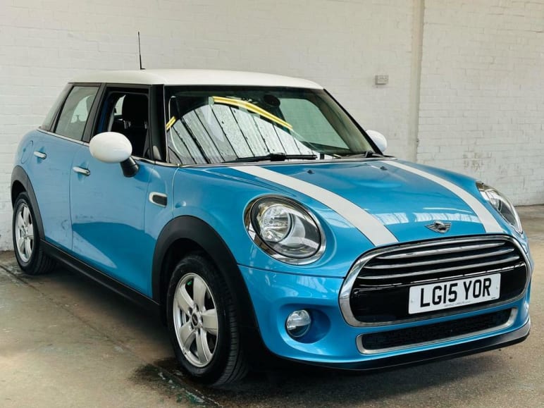 MINI HATCHBACK