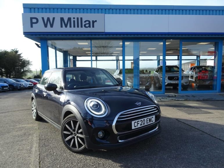 MINI HATCHBACK