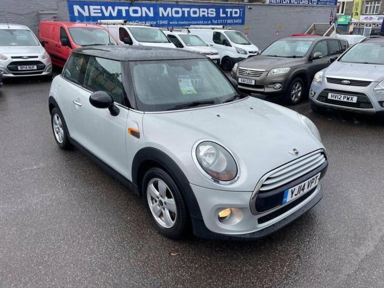 MINI HATCHBACK