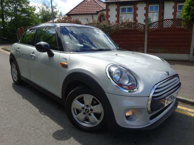 MINI HATCHBACK