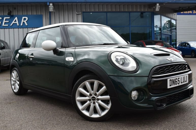 MINI HATCHBACK