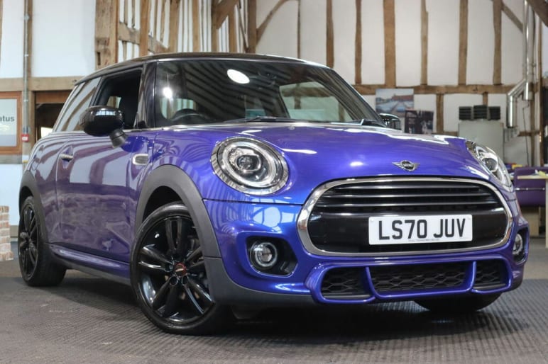 MINI HATCHBACK