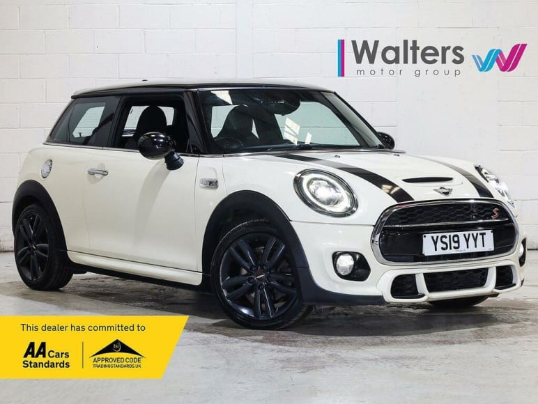 MINI HATCHBACK